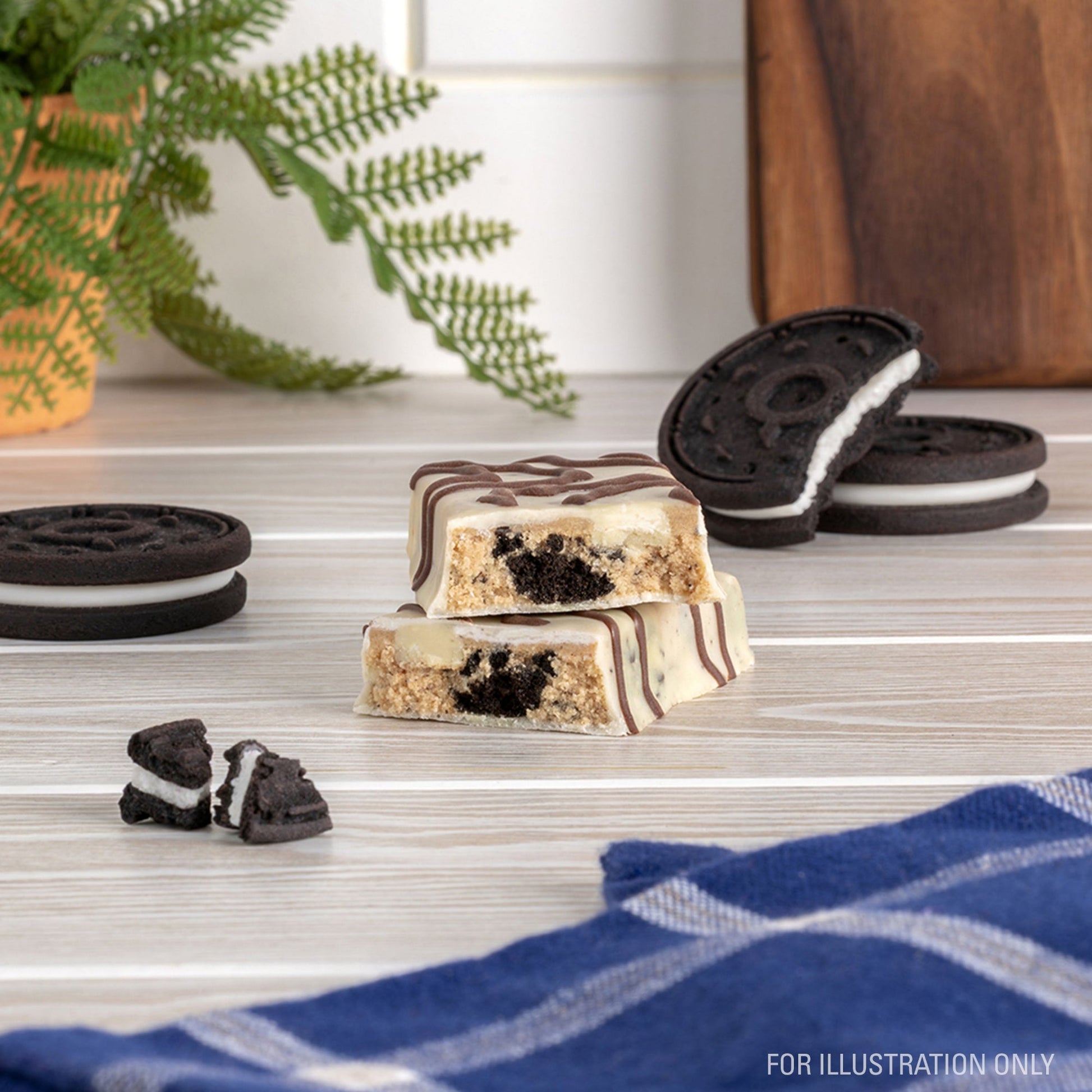 dipped-cookies-and-cream-protein-bars-h4 15807_QN_USA_ProteinBar_CAC_InterimAssetUpdate_Digital-Dipped-ProductCarouselSet_Tabletop1.jpg